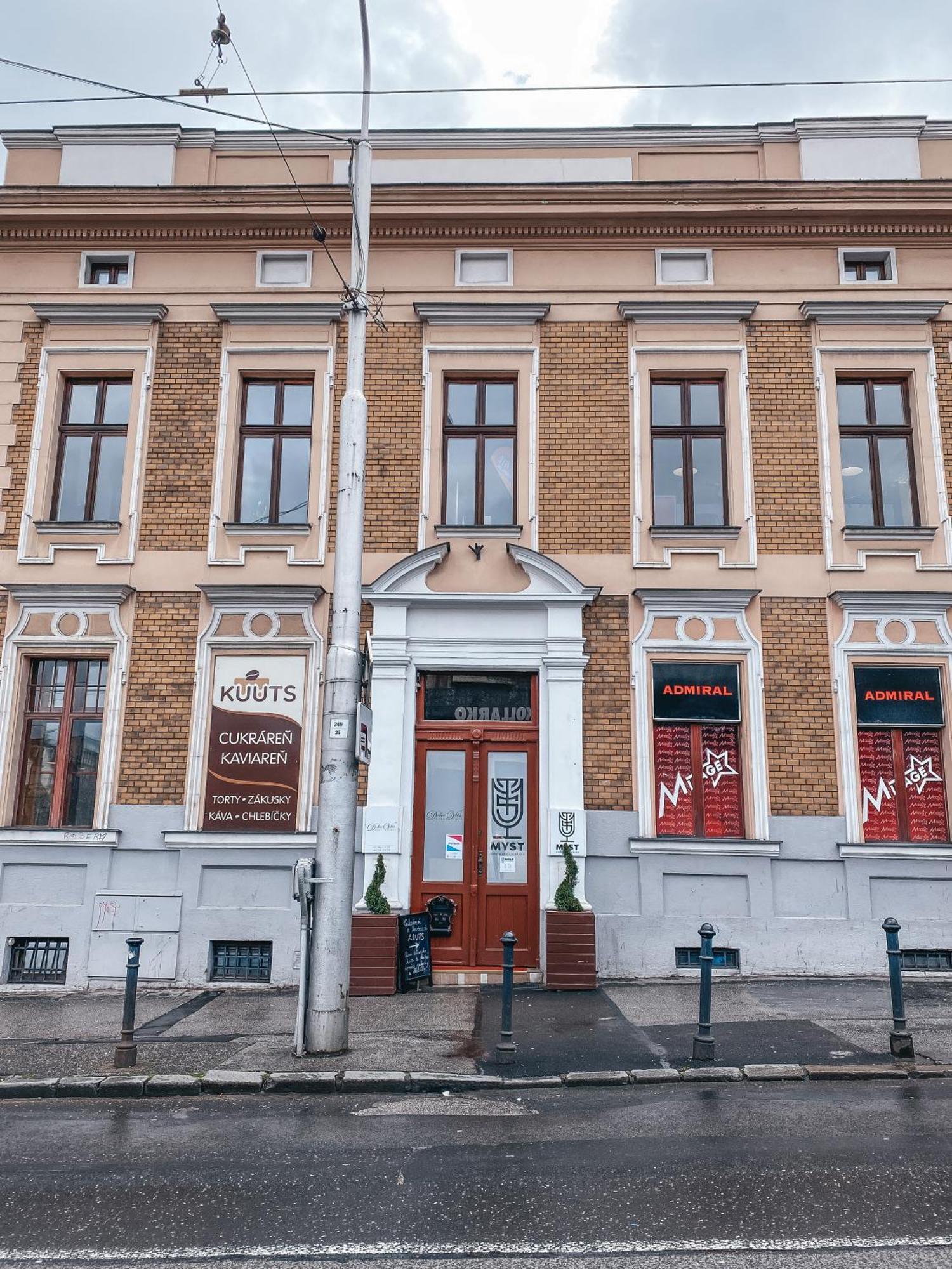 Blue Lotus Apartments Bratislava Extérieur photo